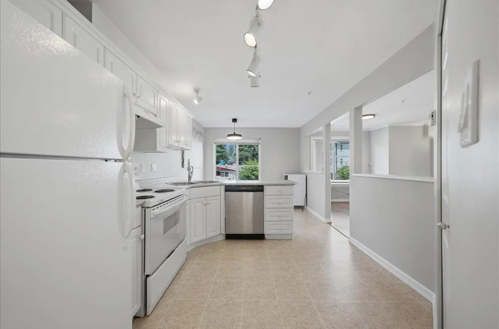 201 2772 CLEARBROOK ROAD, Abbotsford BC V2T 6N6, Abbotsford BC — Residential for Sale — Photo 5 of 40