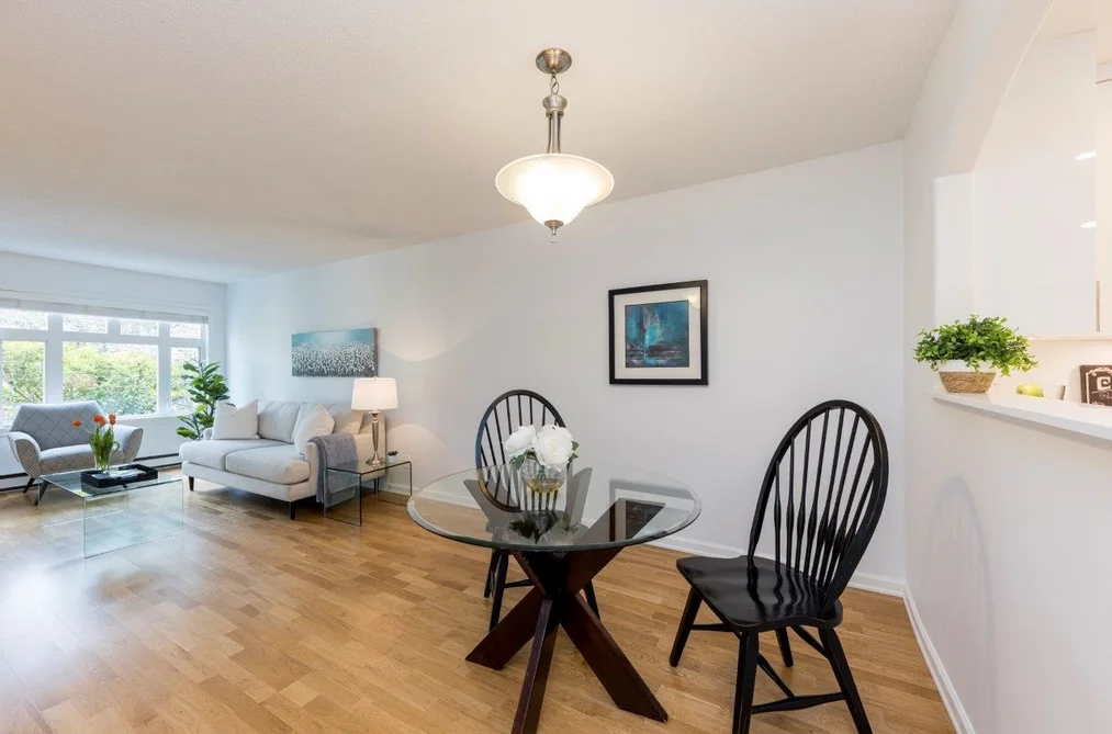 Condo for sale at 201 2800 Chesterfield Avenue North Vancouver British Columbia - MLS: R3120637