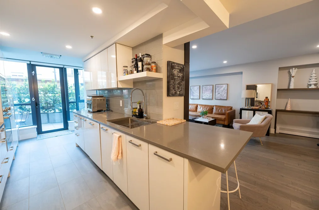 201 289 DRAKE STREET, Vancouver BC V6B 5Z5, Vancouver BC — Residential for Sale - Photo 3