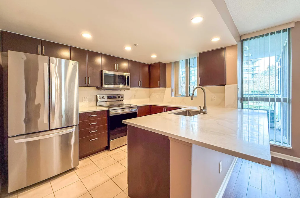201 295 GUILDFORD WAY, Port Moody BC V3H 5N3, Port Moody BC — Residential for Sale - Photo 2