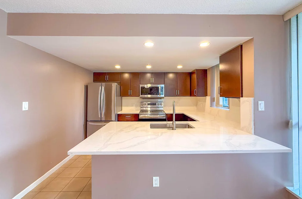 201 295 GUILDFORD WAY, Port Moody BC V3H 5N3, Port Moody BC — Residential for Sale - Photo 4