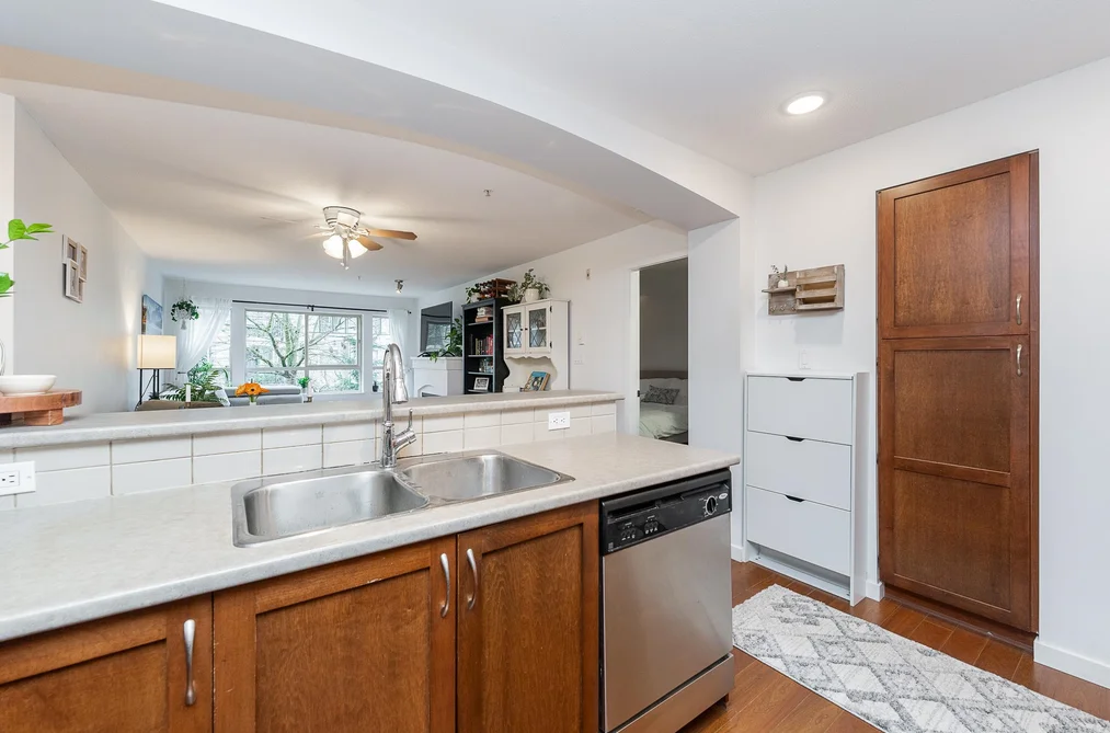 201 2951 SILVER SPRINGS BOULEVARD, Coquitlam BC V3E 3S4, Coquitlam BC — Residential for Sale - Photo 3