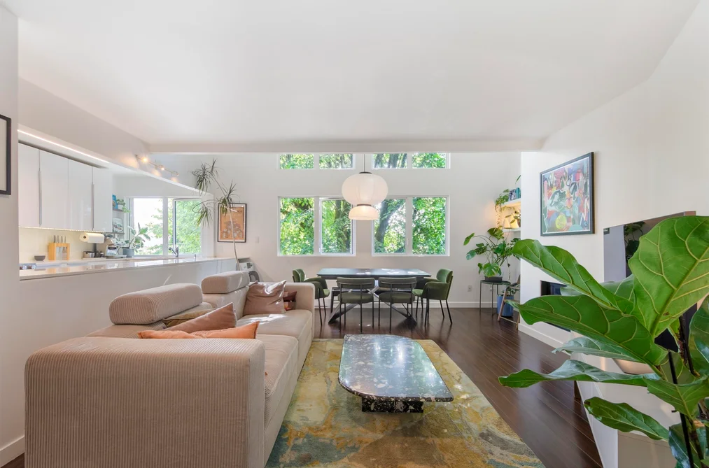 Condo for sale at 201 3465 Glen Drive Vancouver British Columbia - MLS: R3128001
