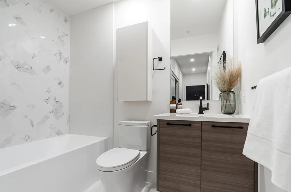201 422 LAKEWOOD DRIVE, Vancouver BC V5L 0E8, Vancouver BC — Residential for Sale — Photo 9 of 13