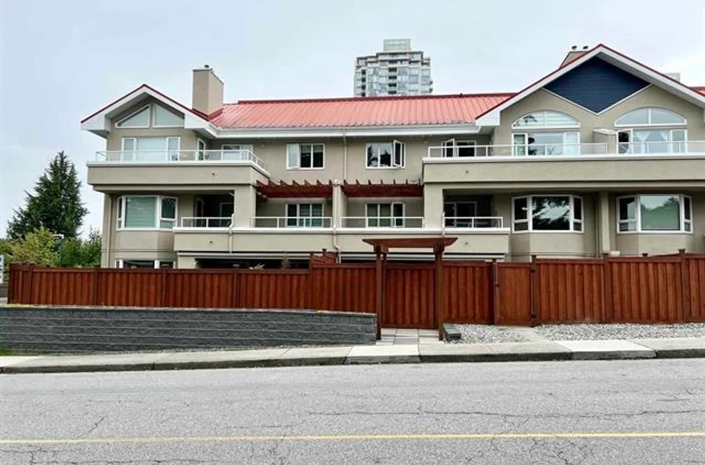 Condo for sale at 201 501 Cochrane Avenue Coquitlam British Columbia - MLS: R3156508