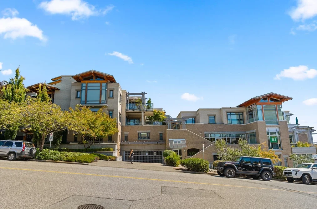 Condo for sale at 201 550 17th Street West Vancouver British Columbia - MLS: R3158121