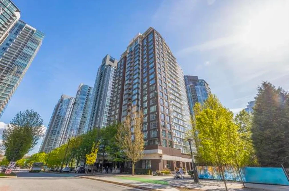 Condo for sale at 201 550 Pacific Street Vancouver British Columbia - MLS: R3106255