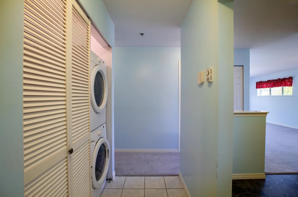 201 5711 MERMAID STREET, Sechelt BC V7Z 0J6, Sechelt BC — Residential for Sale — Photo 3 of 21