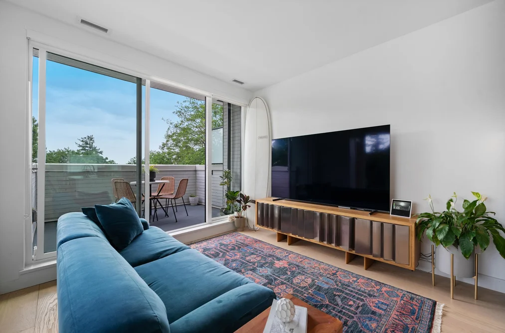 201 650 E 2ND STREET, North Vancouver BC V7M 1E3, North Vancouver BC — Residential for Sale - Photo 5