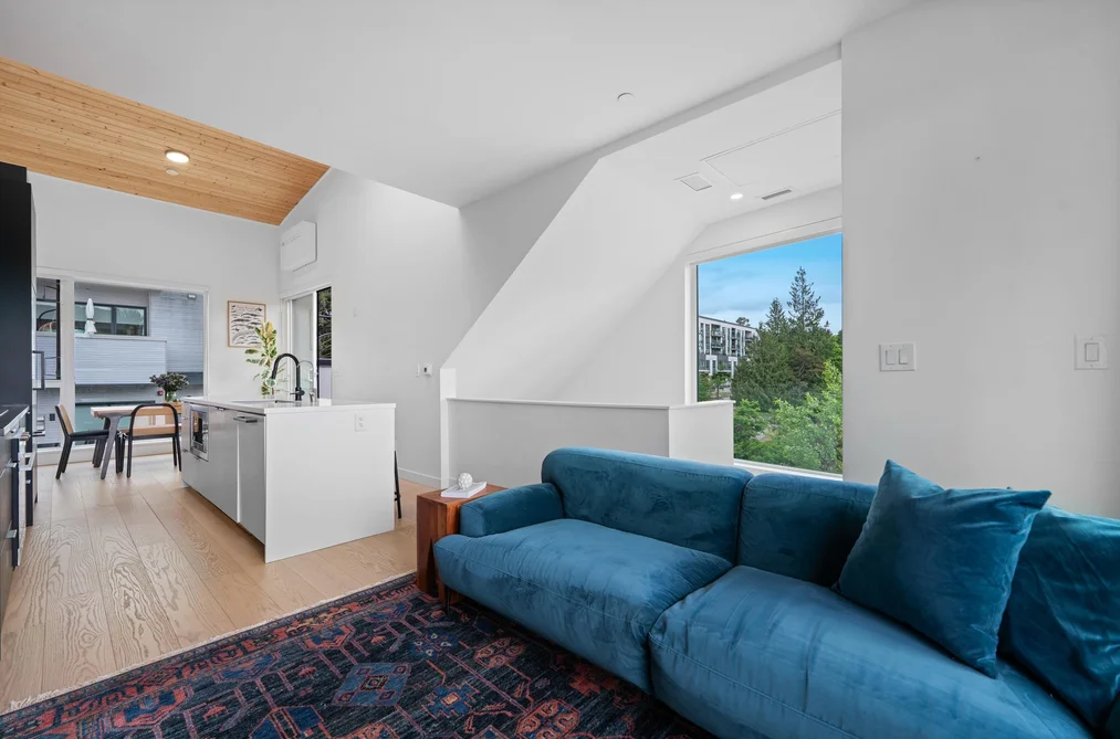 201 650 E 2ND STREET, North Vancouver BC V7M 1E3, North Vancouver BC — Residential for Sale - Photo 7
