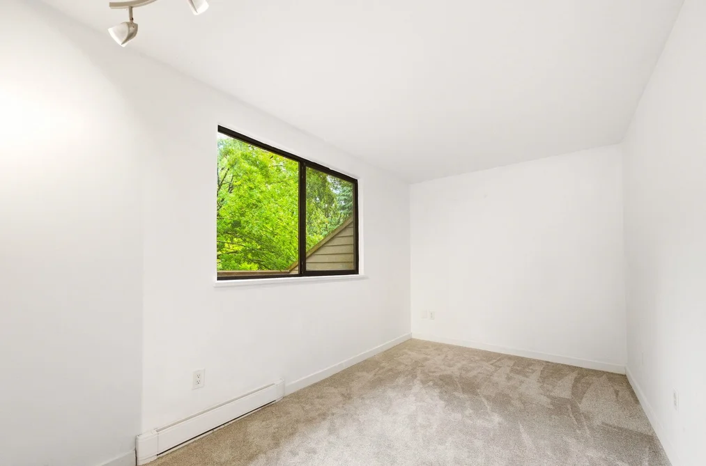 201 9132 CAPELLA DRIVE, Burnaby, BC — Residential for Sale — Photo 10 of 39
