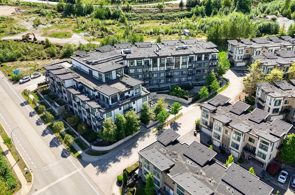 Condo for sale at 201 9983 E Barnston Drive Street Surrey British Columbia - MLS: R3118708