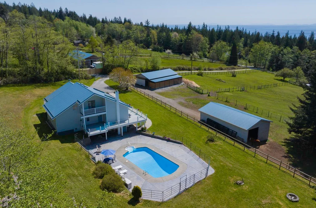 2010 RANCH ROAD, Roberts Creek BC V0N 2W5, Roberts Creek BC — Residential for Sale - Photo 2