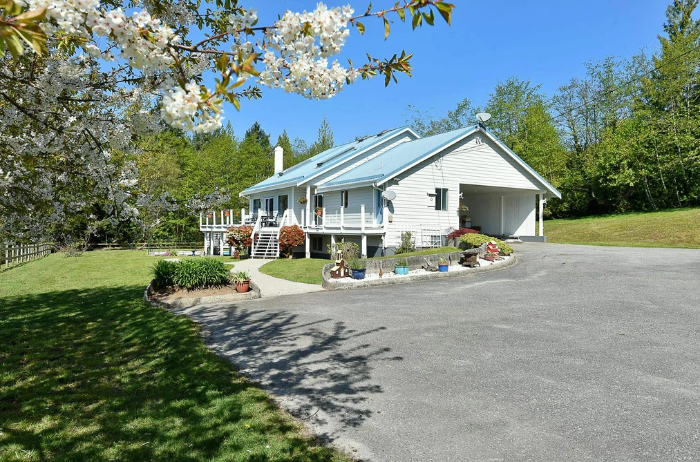 2010 RANCH ROAD, Roberts Creek BC V0N 2W5, Roberts Creek BC — Residential for Sale - Photo 4