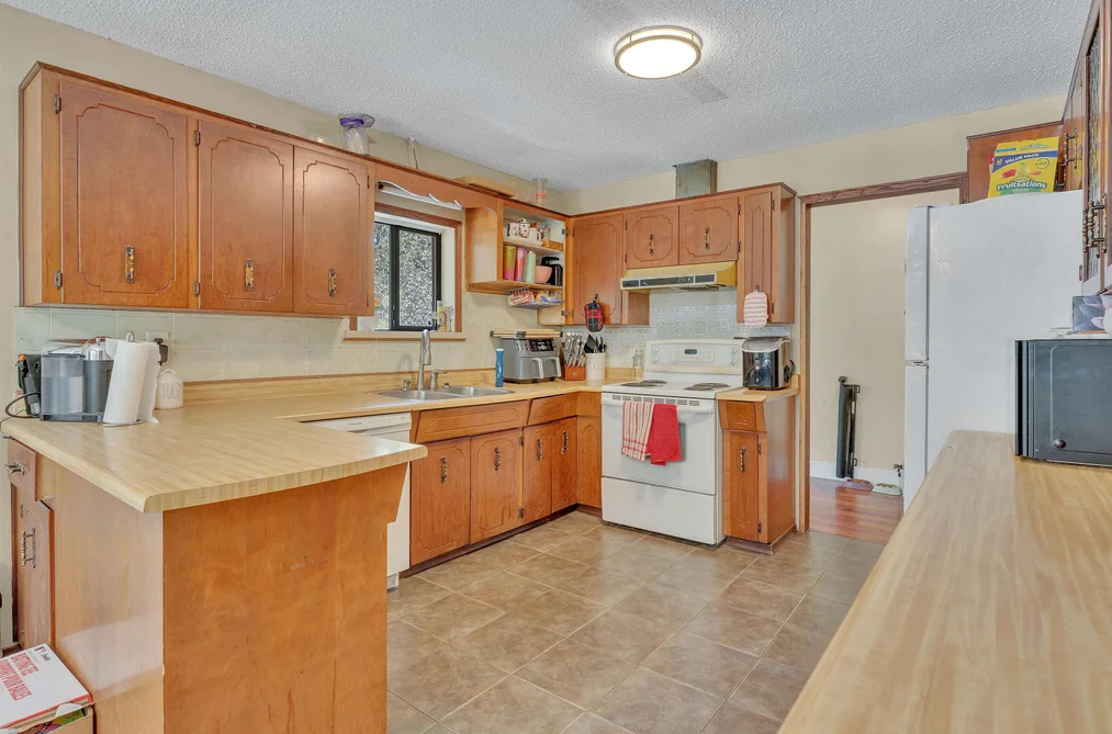 20107 BEACON ROAD, Hope BC V0X 1L0, Hope BC — Residential for Sale - Photo 4