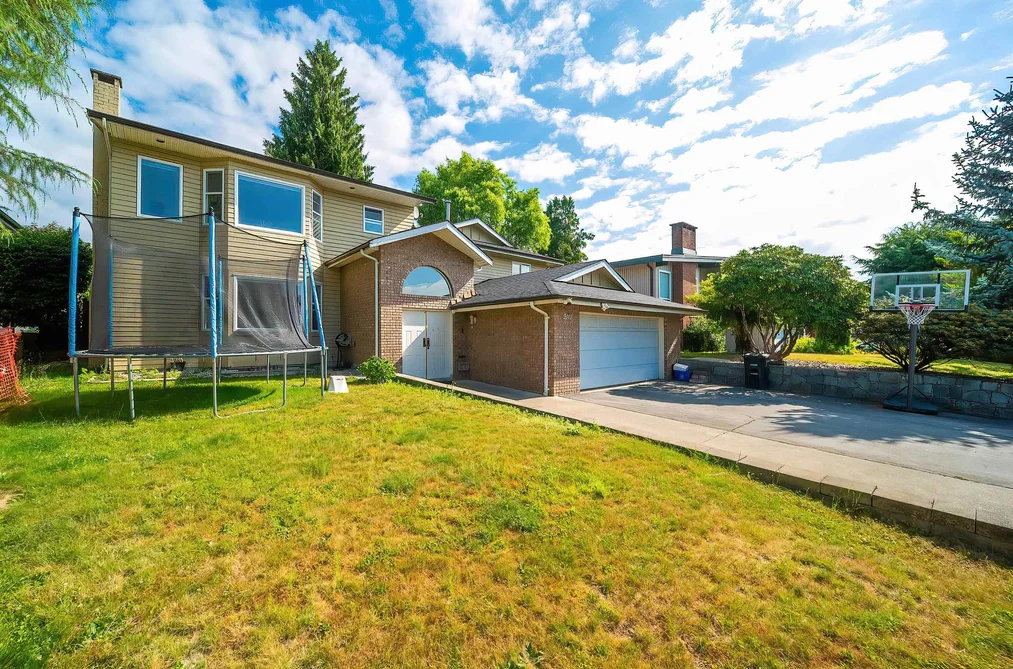 2011 Paulus Cres, Burnaby, BC - MLS: R3164257 - Photo 2 2011 Paulus Cres, Burnaby, BC - MLS: R3164257 - Photo 2
