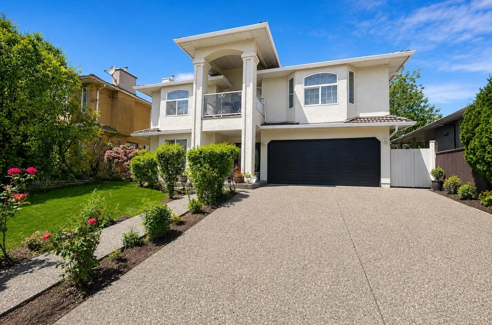 House for sale at 2011 Seventh Avenue New Westminster British Columbia - MLS: R3131800