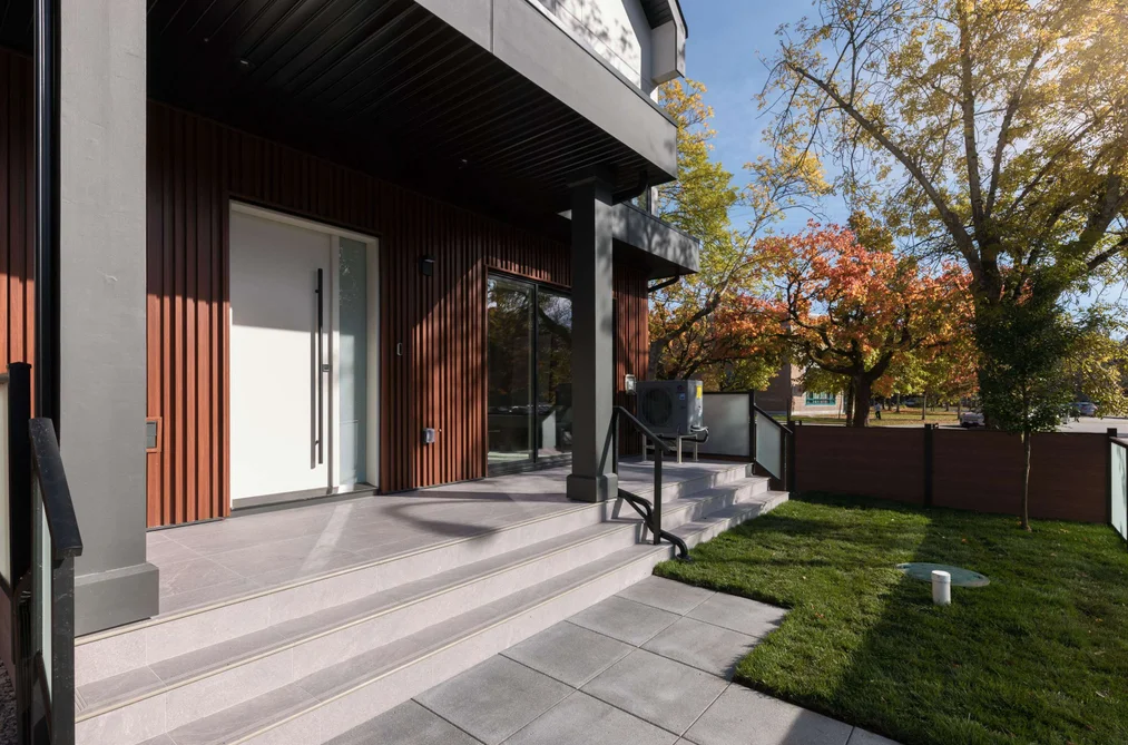 2009 W 48th Avenue, Vancouver, BC - MLS: R3179807 - Photo 3 2009 W 48th Avenue, Vancouver, BC - MLS: R3179807 - Photo 3