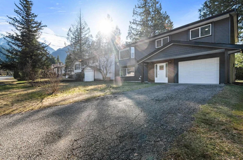 20143 SILVERVIEW ROAD, Hope BC V0X 1L2, Hope BC — Residential for Sale - Photo 3