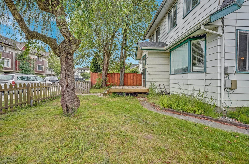 2015 FRASER AVENUE, Port Coquitlam BC V3B 1N5, Port Coquitlam BC — Residential for Sale - Photo 3