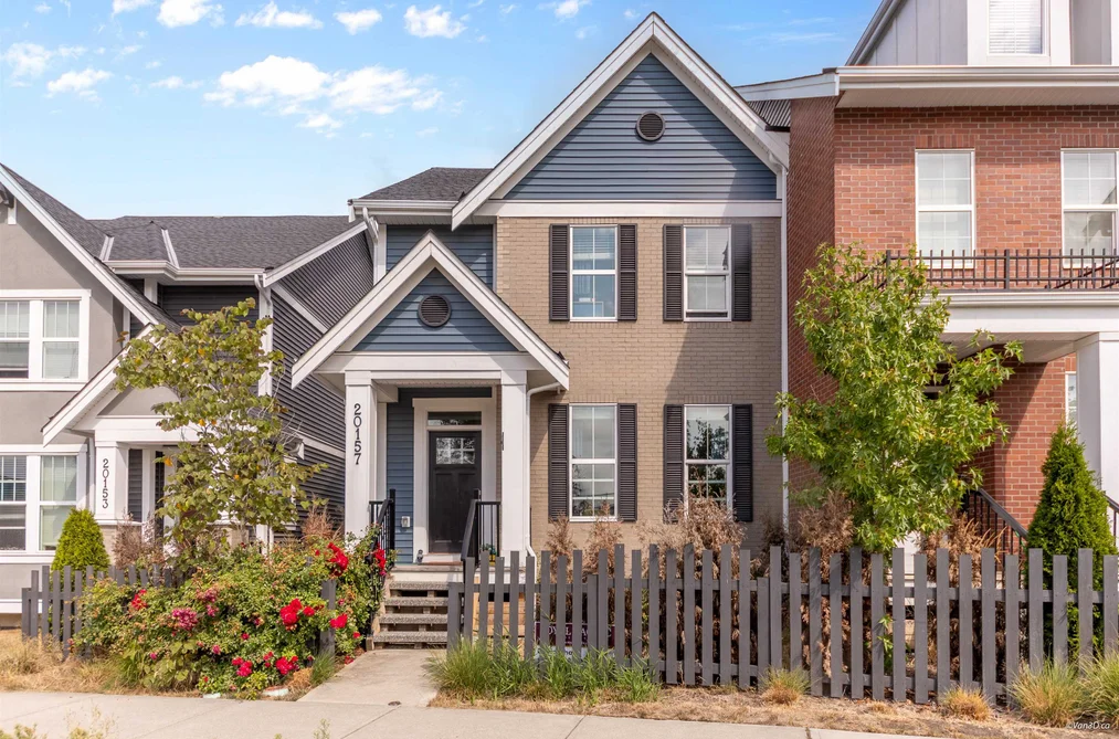 Row House (Non-Strata) for sale at 20157 83 Avenue Langley British Columbia - MLS: R3157741