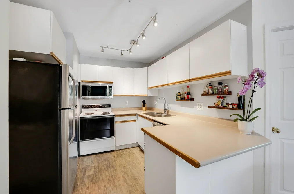 201B 40120 WILLOW CRESCENT, Squamish BC V8B 0L7, Squamish BC — Residential for Sale - Photo 3