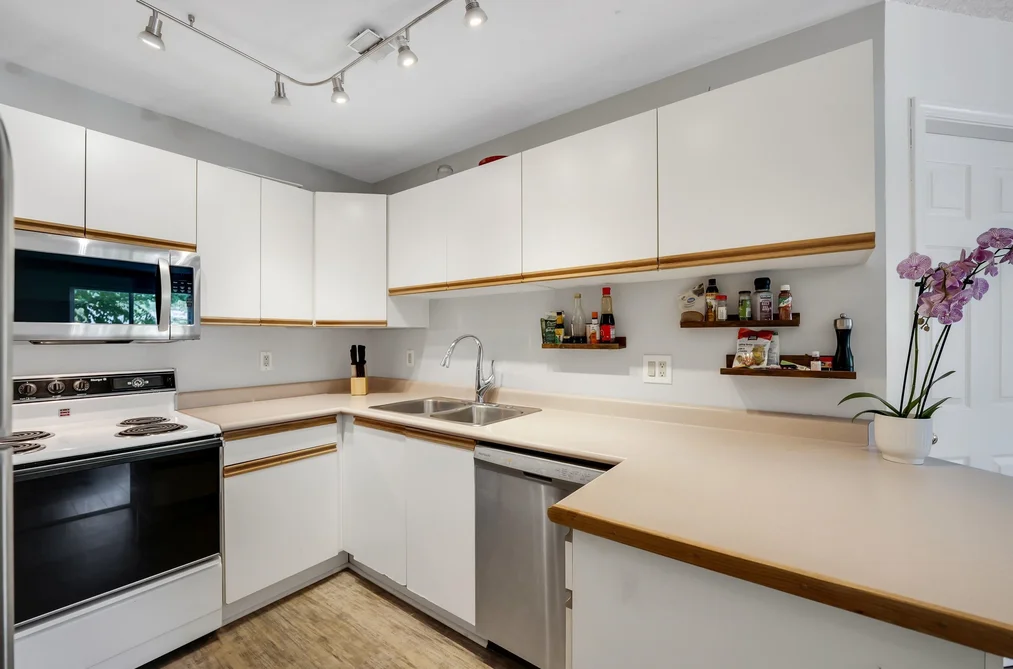 201B 40120 WILLOW CRESCENT, Squamish BC V8B 0L7, Squamish BC — Residential for Sale - Photo 4