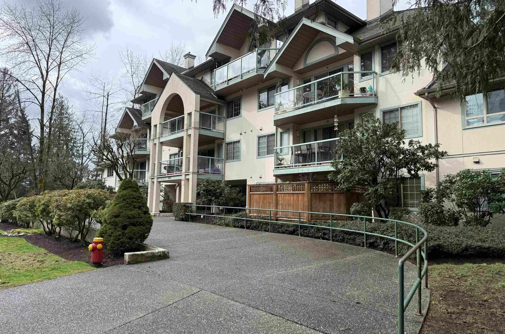 Condo for sale at 202 1148 Westwood Street Coquitlam British Columbia - MLS: R3115655