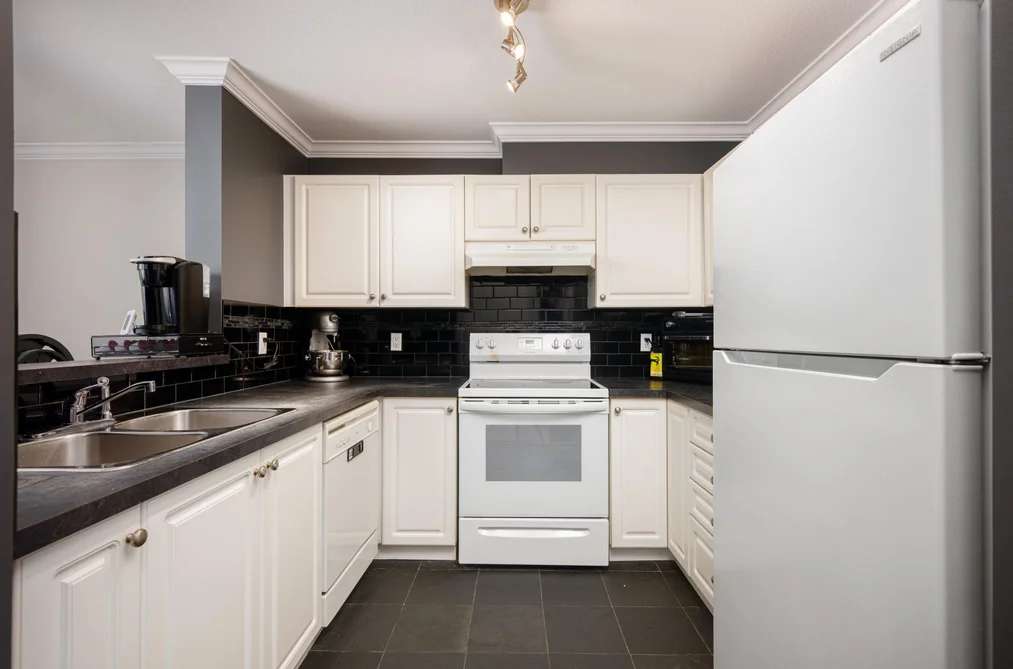 202 12207 224 STREET, Maple Ridge BC V2X 6B9, Maple Ridge BC — Residential for Sale - Photo 2