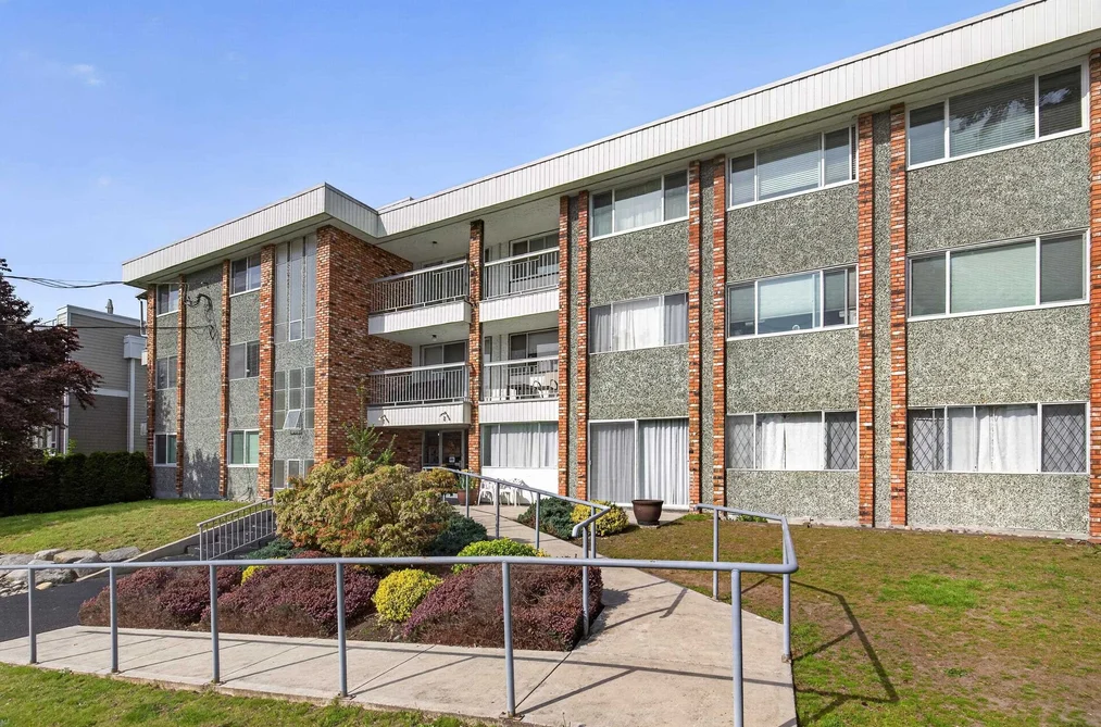 202 1331 FIR STREET, White Rock BC V4B 4B3, White Rock BC — Residential for Sale - Photo 2