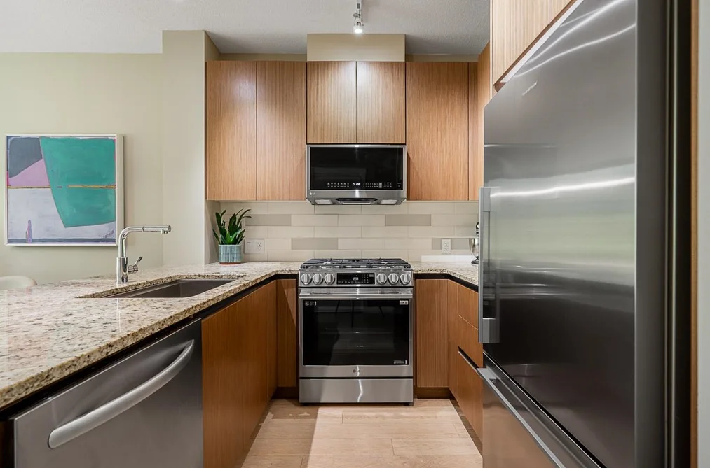 202 135 W 2ND STREET, North Vancouver BC V7M 0C5, North Vancouver BC — Residential for Sale - Photo 3