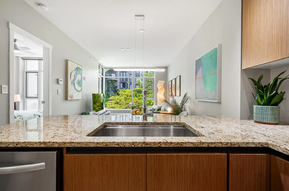 202 135 W 2ND STREET, North Vancouver BC V7M 0C5, North Vancouver BC — Residential for Sale - Photo 4