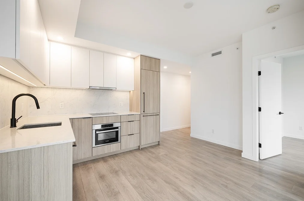 Condo for sale at 202 13685 102 Avenue Surrey British Columbia - MLS: R3086651