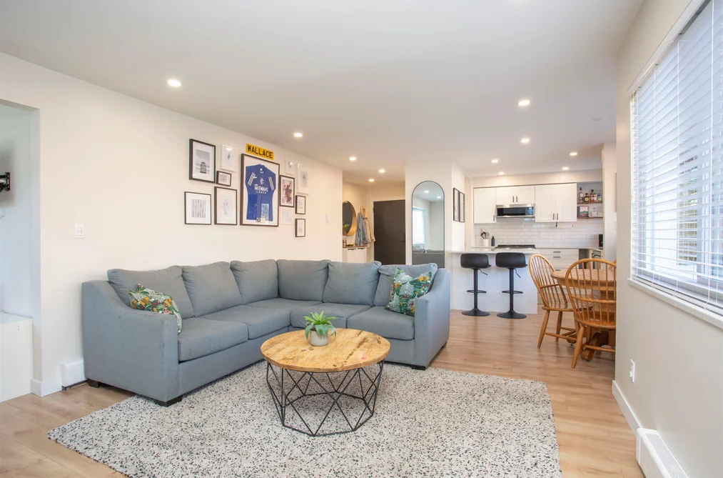 202 1381 MARTIN STREET, White Rock BC V4B 3W6, White Rock BC — Residential for Sale - Photo 2