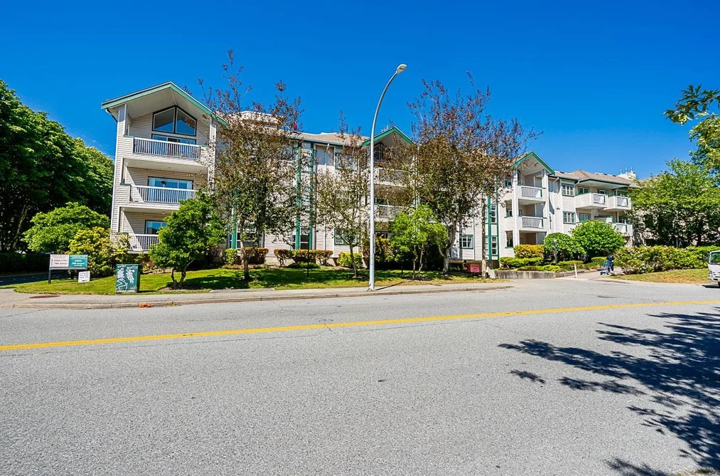 Condo for sale at 202 13911 70 Avenue Surrey British Columbia - MLS: R3119013
