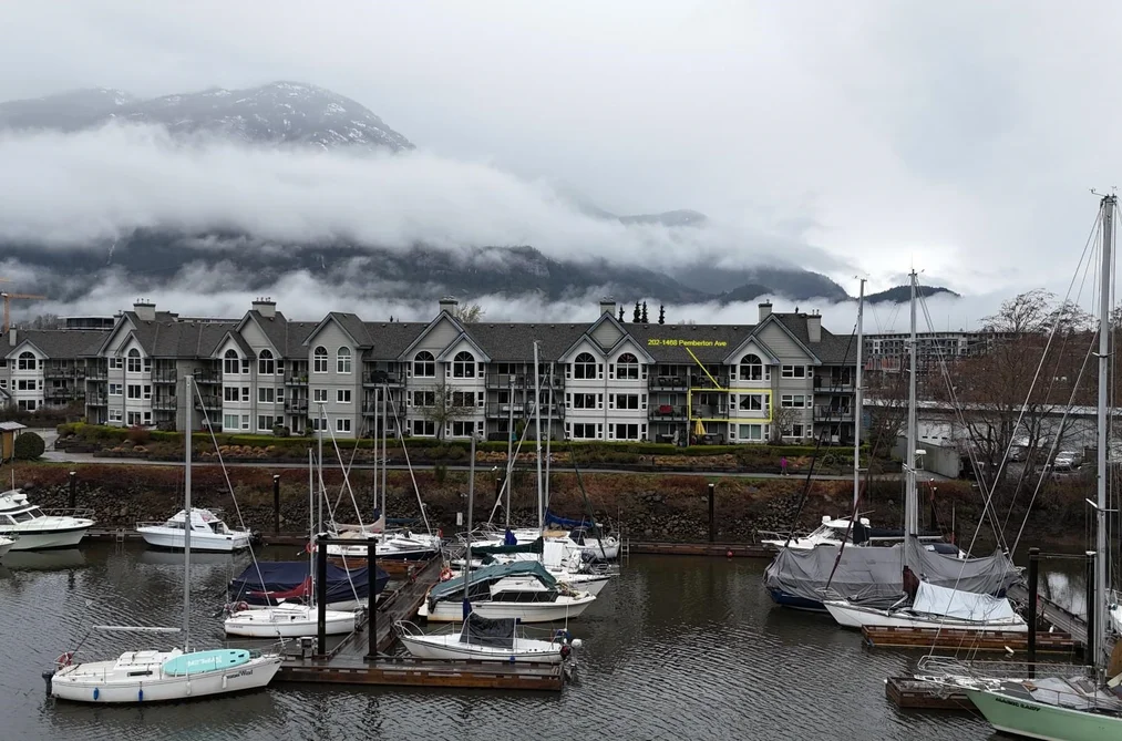 Condo for sale at 202 1468 Pemberton Avenue Squamish British Columbia - MLS: R3101902