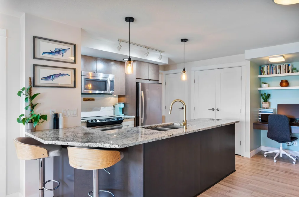 202 14955 VICTORIA AVENUE, White Rock BC V4B 1G2, White Rock BC — Residential for Sale - Photo 3
