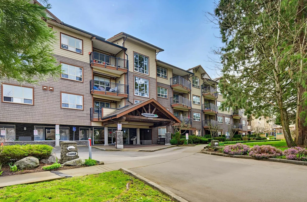 Condo for sale at 202 16068 83 Avenue Surrey British Columbia - MLS: R3104168