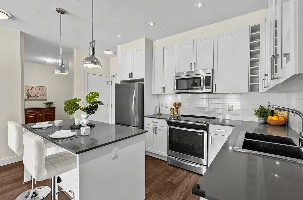 Condo for sale at 202 16398 64 Avenue Surrey British Columbia - MLS: R3154896