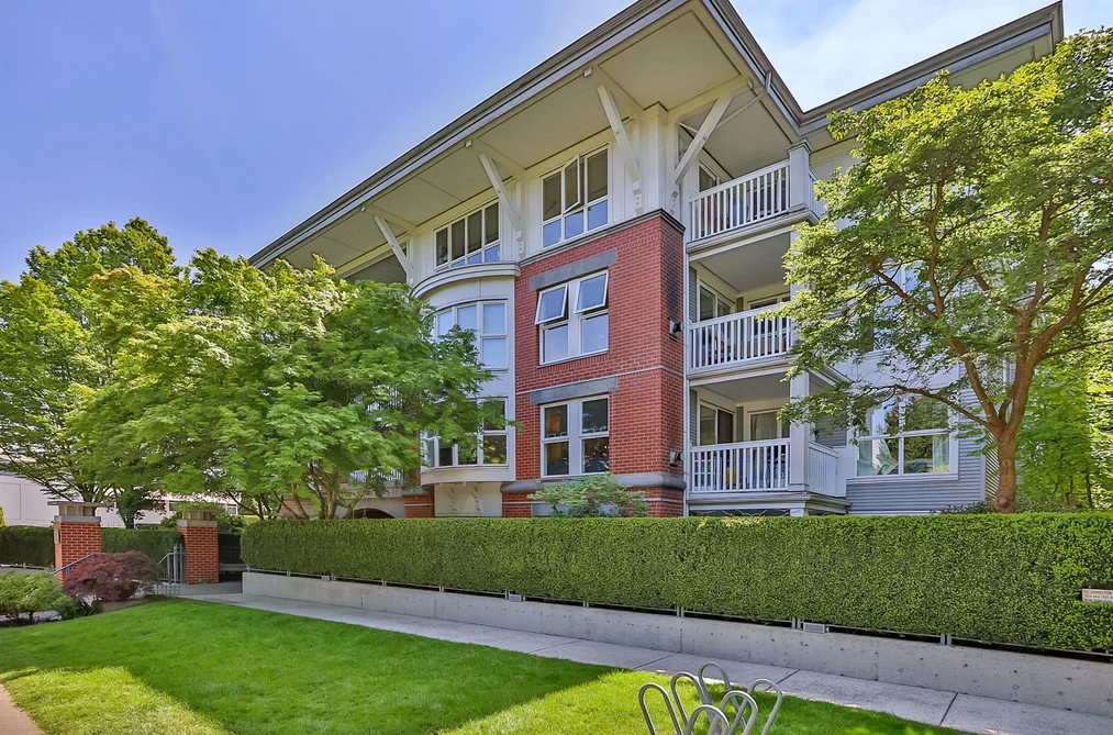 Condo for sale at 202 1858 W 5th Avenue Vancouver British Columbia - MLS: R3123980