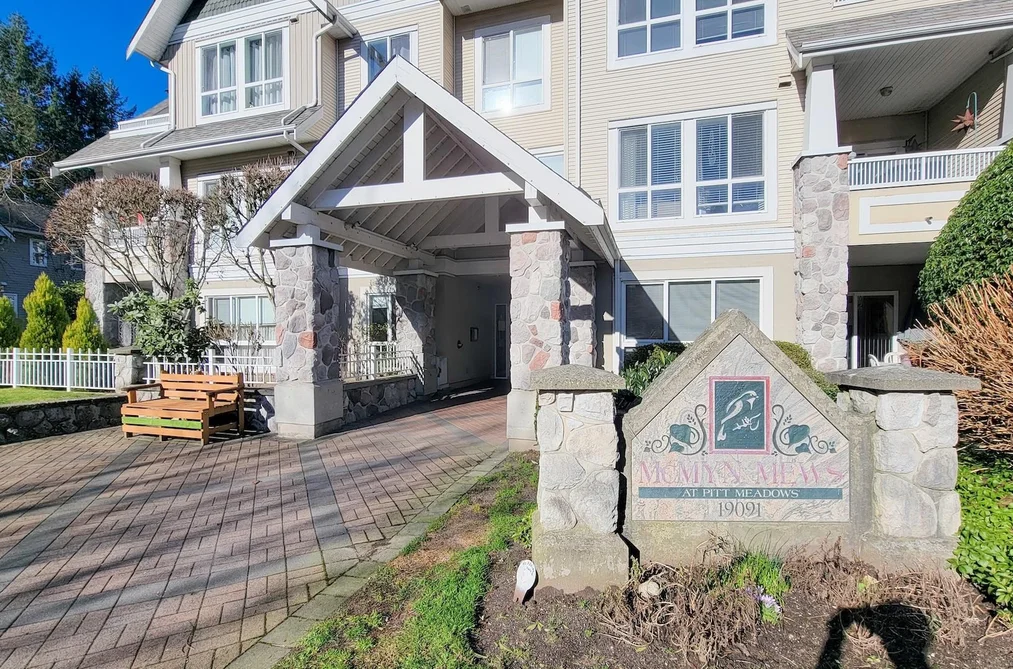 Condo for sale at 202 19091 Mcmyn Road Pitt Meadows British Columbia - MLS: R3089428