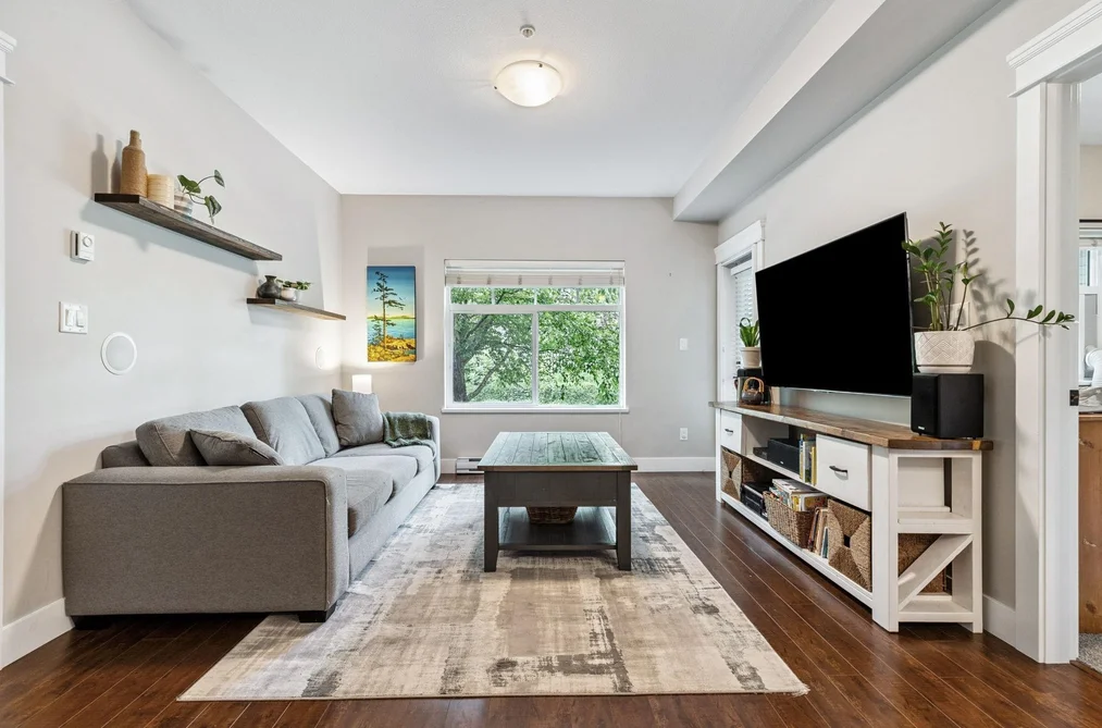Condo for sale at 202 19530 65 Avenue Surrey British Columbia - MLS: R3110586