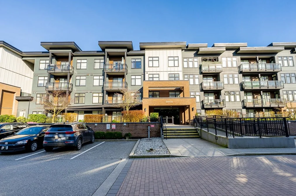 202 20078 FRASER HIGHWAY, Langley BC V3A 4E5, Langley BC — Residential for Sale - Photo 2