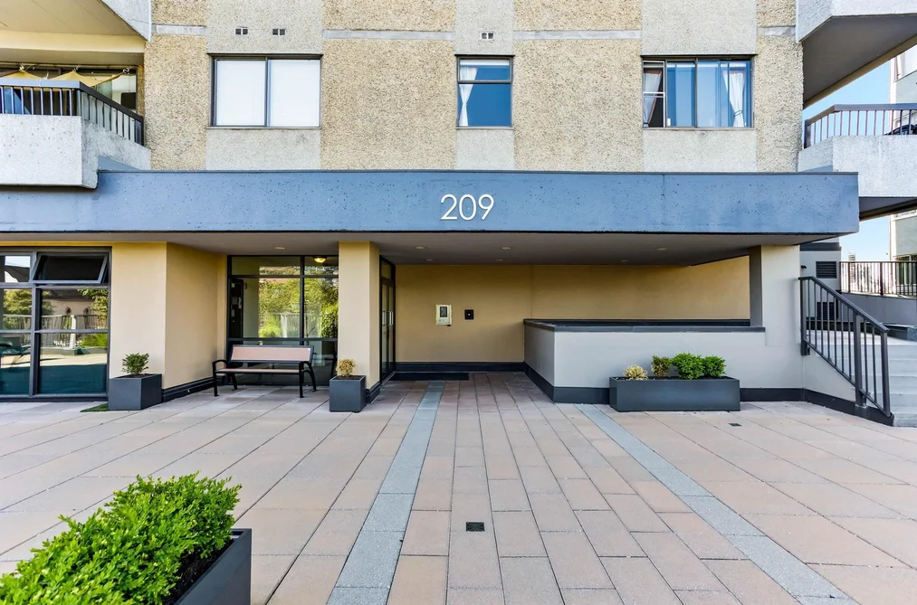 202 209 CARNARVON STREET, New Westminster BC V3L 1B7, New Westminster BC — Residential for Sale — Photo 3 of 40