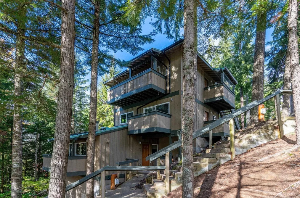 2101 Castle Dr Unit 202, Whistler, BC - MLS: R3175022