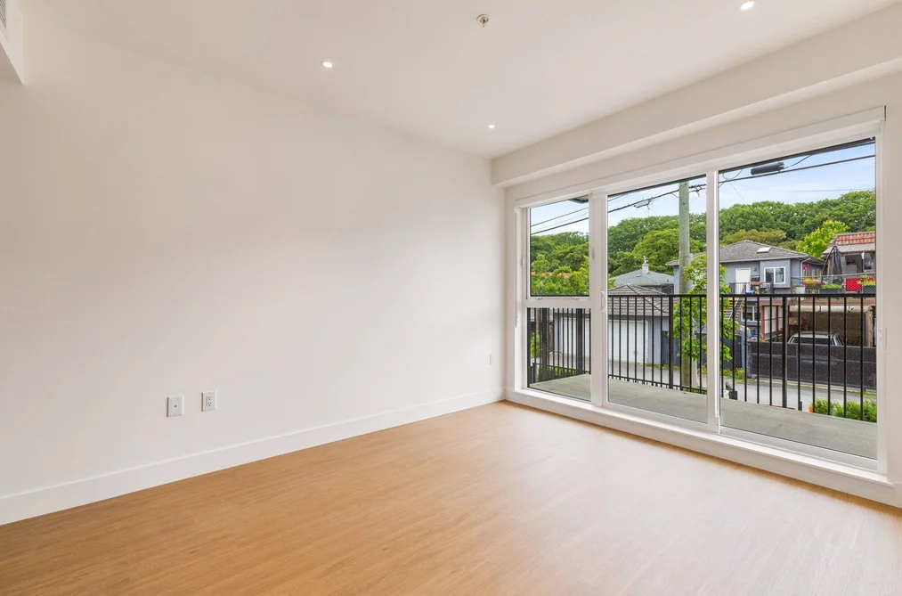 202 2235 E BROADWAY, Vancouver BC V5N 0J5, Vancouver BC — Residential for Sale - Photo 2