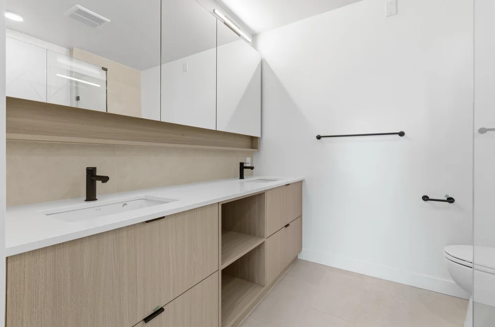 202 2268 E BROADWAY, Vancouver BC V5N 0L2, Vancouver BC — Residential for Sale — Photo 16 of 21