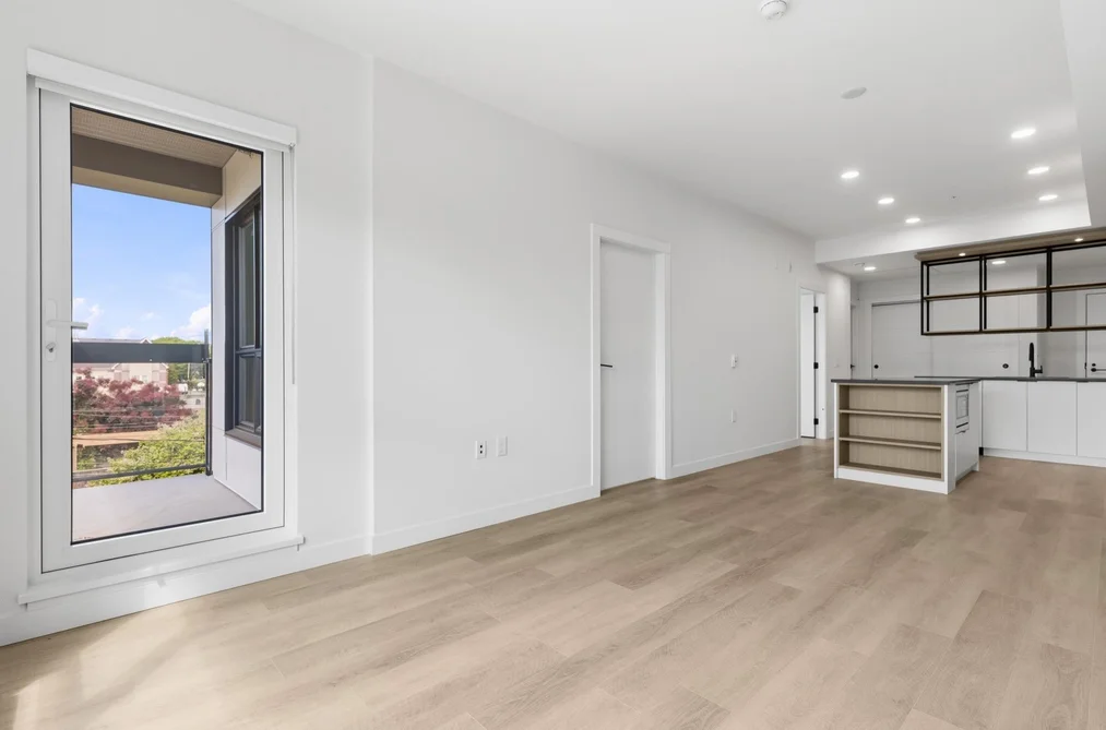 202 2268 E BROADWAY, Vancouver BC V5N 0L2, Vancouver BC — Residential for Sale — Photo 8 of 21