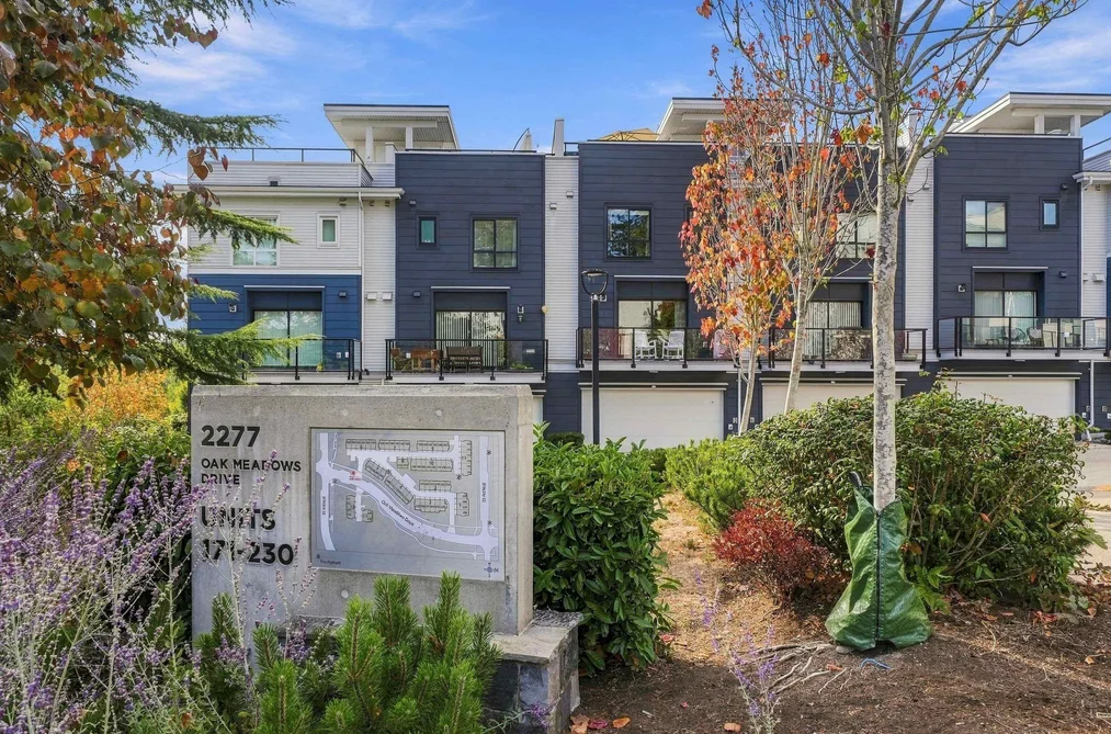 Townhouse for sale at 202 2277 Oak Meadows Drive Surrey British Columbia - MLS: R3168940