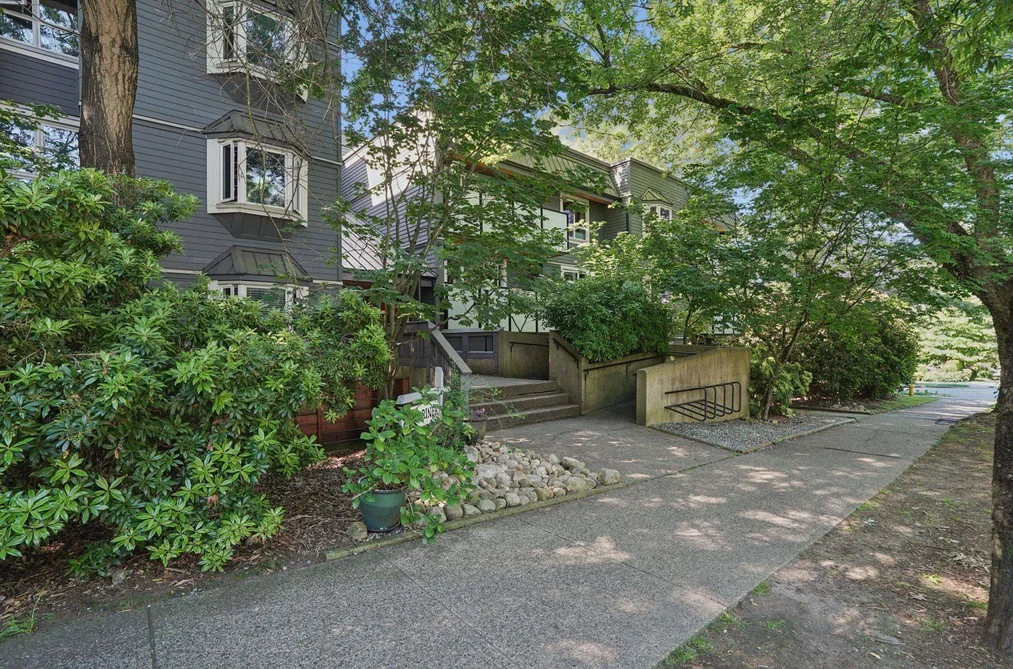 202 2328 OXFORD STREET, Vancouver BC V5L 1G3, Vancouver BC — Residential for Sale — Photo 11 of 31
